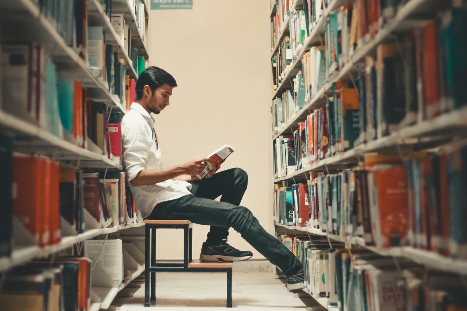 Cómo estudiar para un examen final y triunfar en todo momento (28 consejos prácticos)