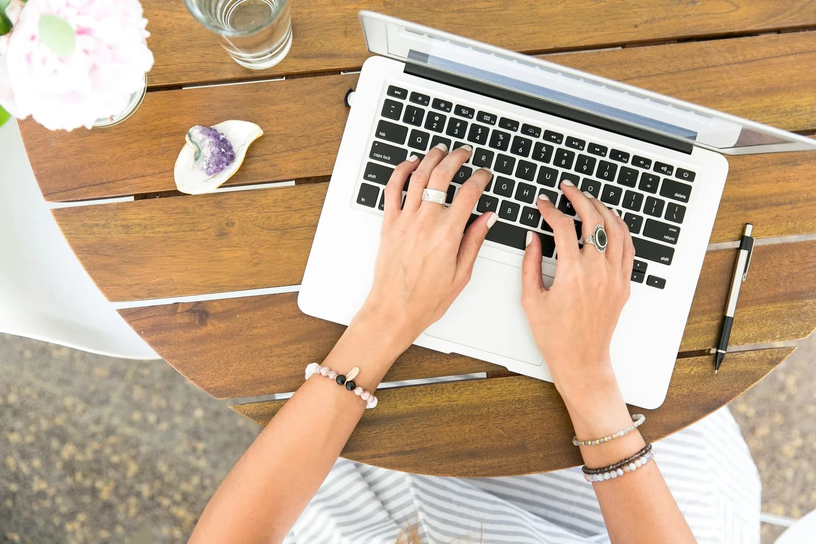 How to Write a Technology Essay With Conch AI