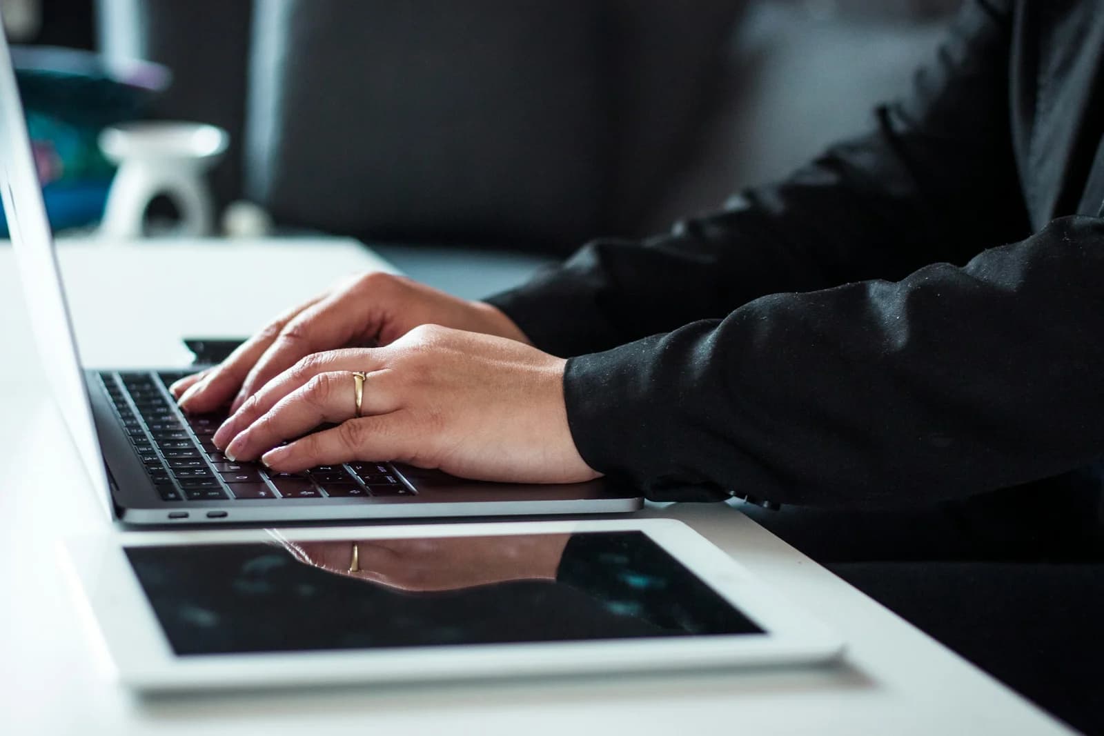 How to Write a Biography Essay With Conch AI