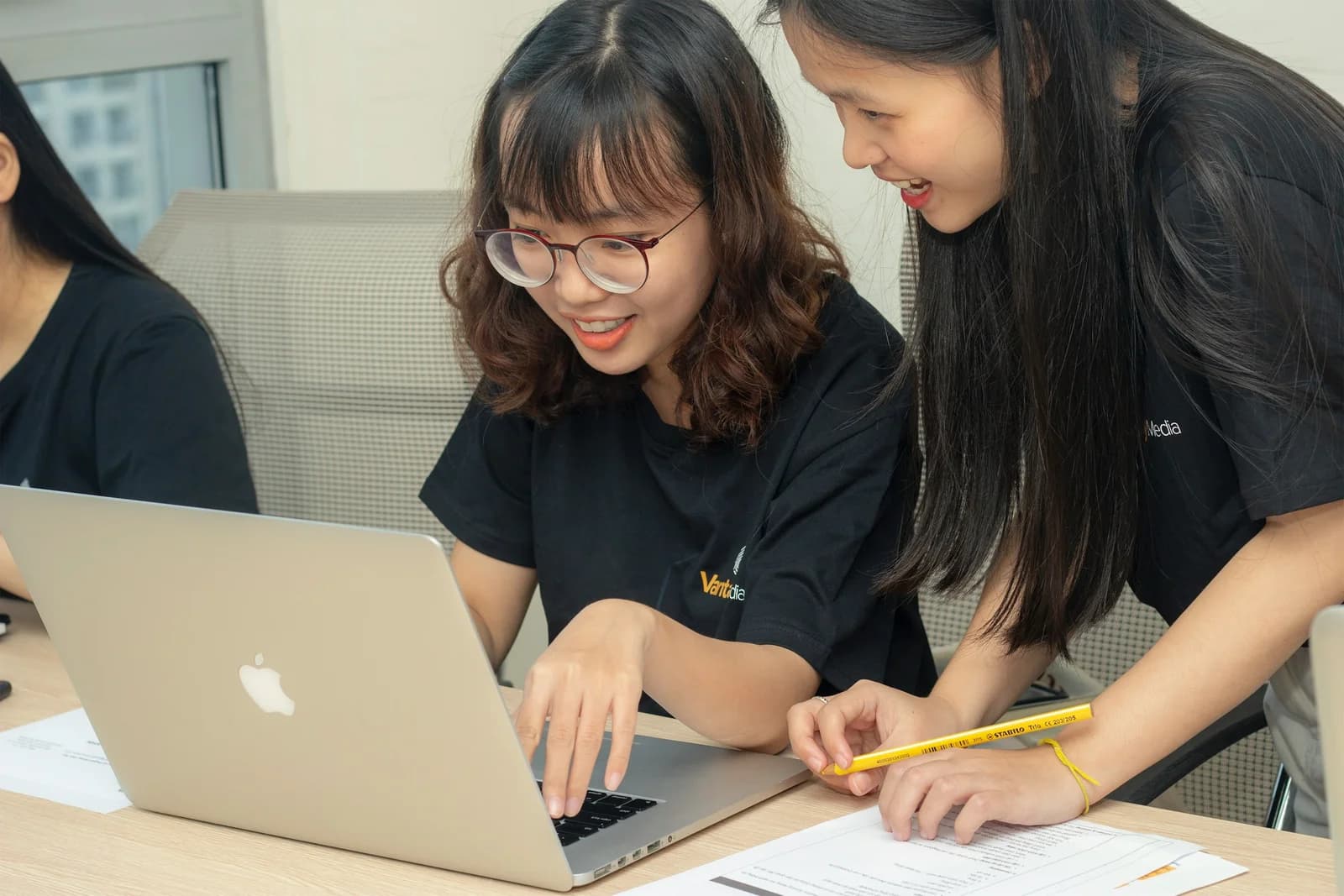 How to Use AI to Write a Paper with Conch AI
