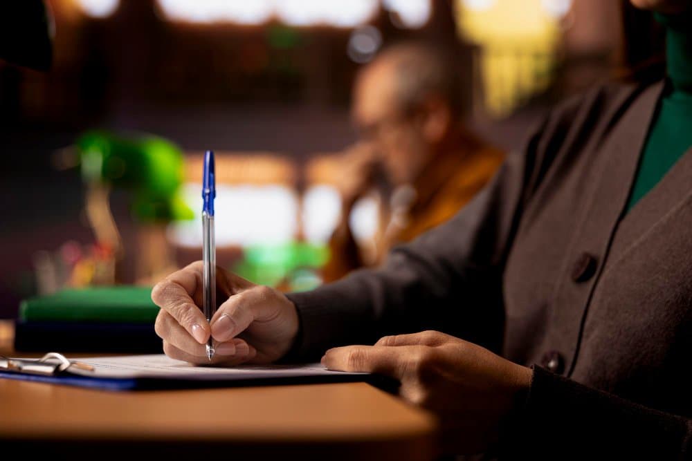 Topic Sentence vs Thesis Statement