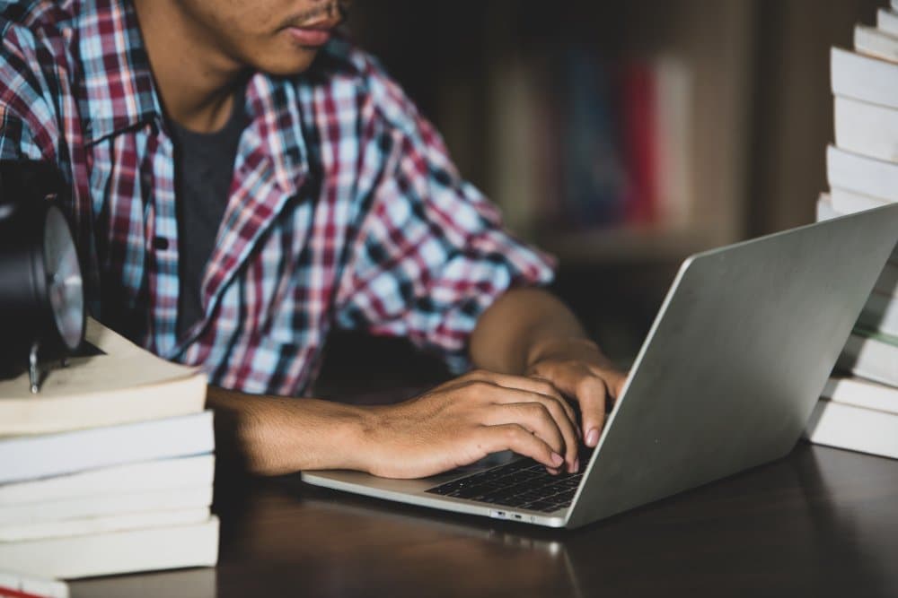 6 Evaluation Essay Examples and Writing Guide