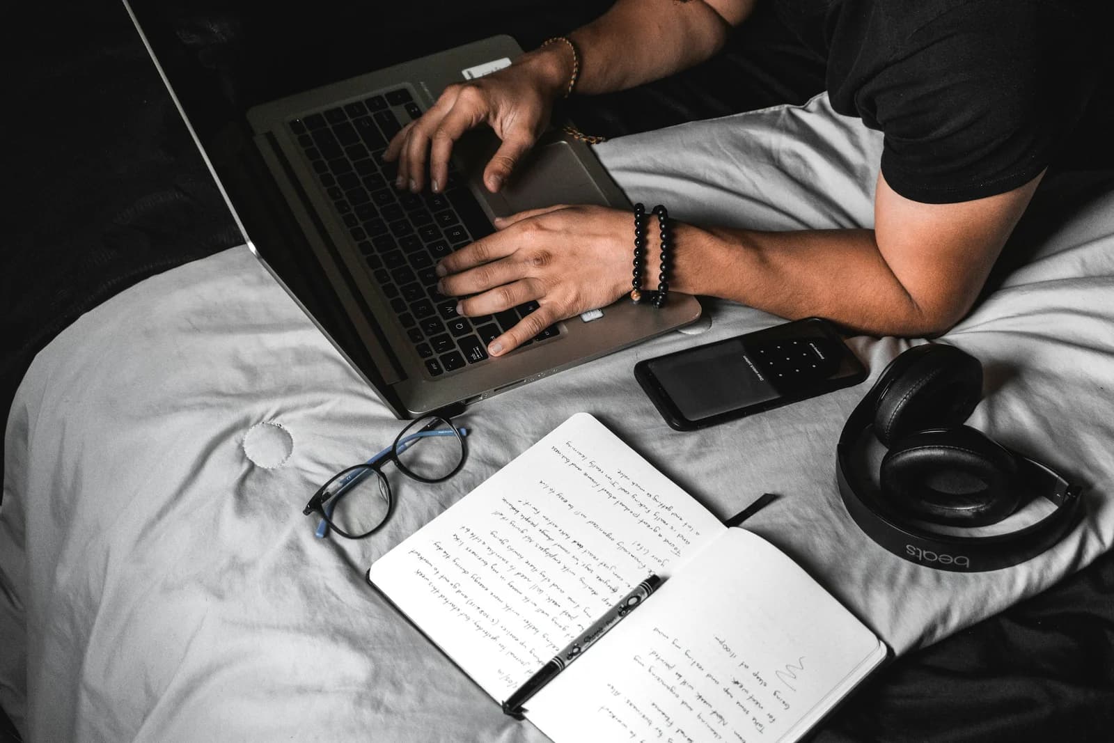 5 Literary Analysis Essay Examples